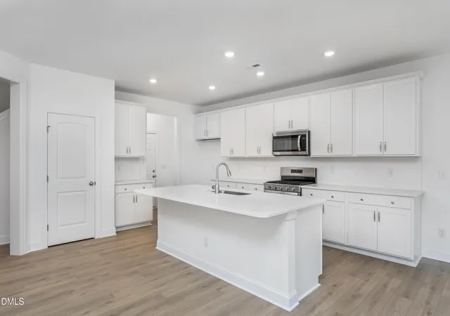 Photo 4 of Townhouse for sale at 5412 Running Fox Ln, Durham, NC 27703 | MLS# 10178466 | Listing updated on 2026-09-26