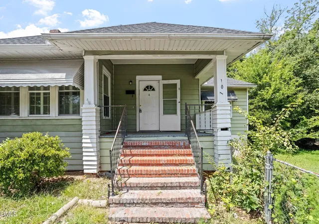 Photo 3 of Single family home for sale at 101 Seawell Ave, Raleigh, NC 27601 | MLS# 10191329 | Listing updated on 2026-09-08