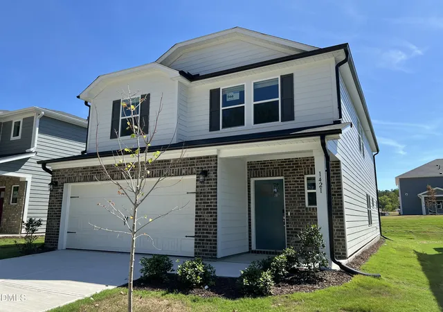 Photo 3 of Single family home for sale at 1421 Hatteras Rd, Durham, NC 27704 | MLS# 10180658 | Listing updated on 2026-09-16