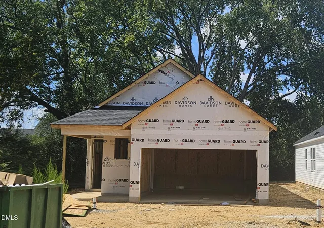 Photo 2 of Single family home for sale at 118 Baldwin St, Lillington, NC 27546 | MLS# 10179476 | Listing updated on 2026-09-30