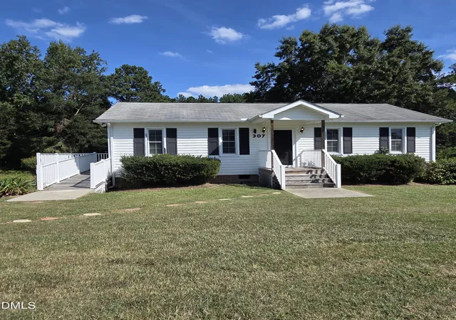 Photo 2 of Single family home for sale at 307 Slate Top House Rd, Clayton, NC 27520 | MLS# 10179885 | Listing updated on 2026-09-10