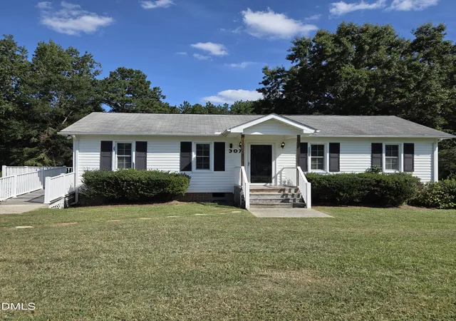 Photo 3 of Single family home for sale at 307 Slate Top House Rd, Clayton, NC 27520 | MLS# 10179885 | Listing updated on 2026-09-10