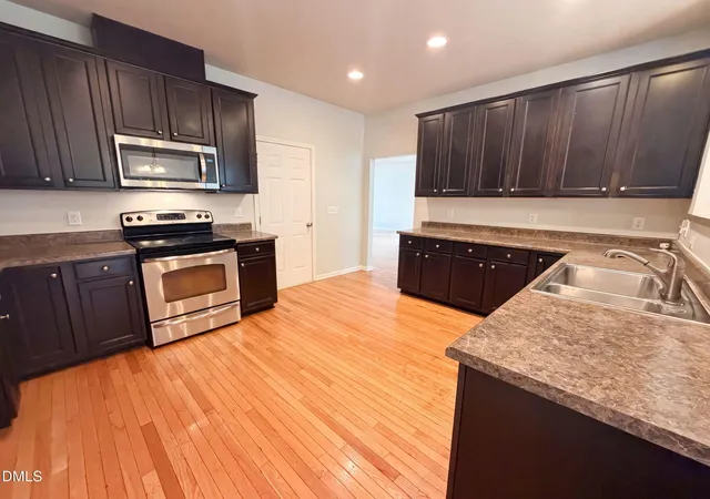 Photo 2 of Single family home for sale at 5237 Emerald Spring Dr, Knightdale, NC 27545 | MLS# 10179899 | Listing updated on 2026-09-16