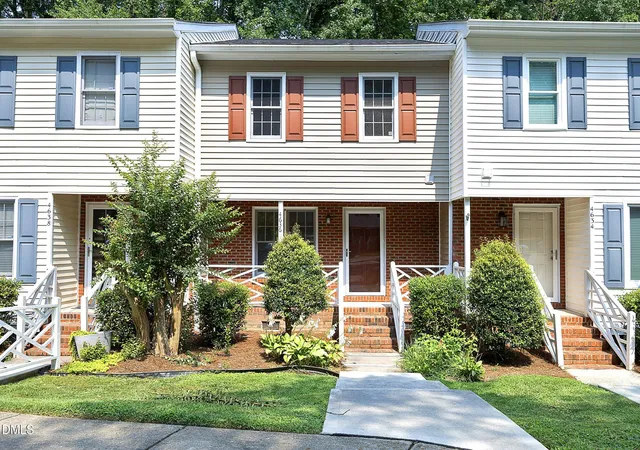 Photo 2 of Townhouse for sale at 4636 Townesbury Ln, Raleigh, NC 27612 | MLS# 10183326 | Listing updated on 2026-09-08