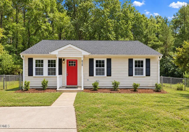 Photo 1 of Single family home for sale at 828 Shari Ct, Durham, NC 27704 | MLS# 10184897 | Listing updated on 2026-09-10