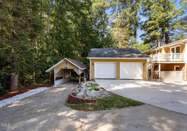 Photo 3 of Single family home for sale at 301 November St, Garner, NC 27529 | MLS# 10191861 | Listing updated on 2026-09-25