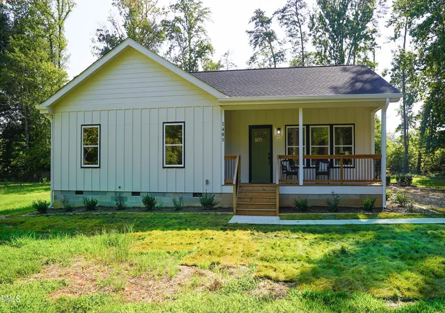 Photo 3 of Sale Pending at 1405 Sundown Dr, Mebane, NC 27302 | MLS# 10184672 | Listing updated on 2026-09-15