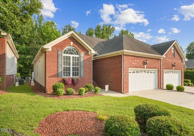 Photo 4 of Townhouse for sale at 208 Commonsgate Dr, Goldsboro, NC 27530 | MLS# 10180718 | Listing updated on 2026-10-09