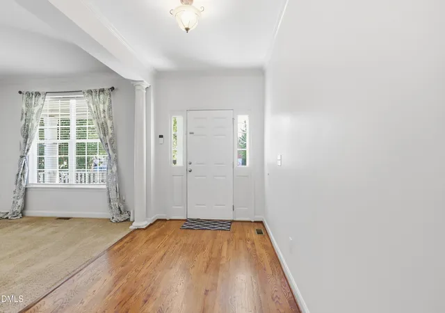 Photo 4 of Single family home for sale at 526 Redford Pl Dr, Rolesville, NC 27571 | MLS# 10180444 | Listing updated on 2026-10-05