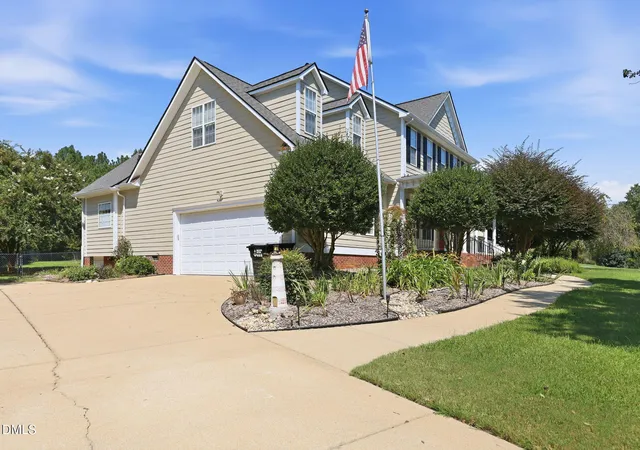 Photo 3 of Single family home for sale at 2725 Lautenberg Ln, Willow Spring, NC 27592 | MLS# 10191105 | Listing updated on 2026-09-14