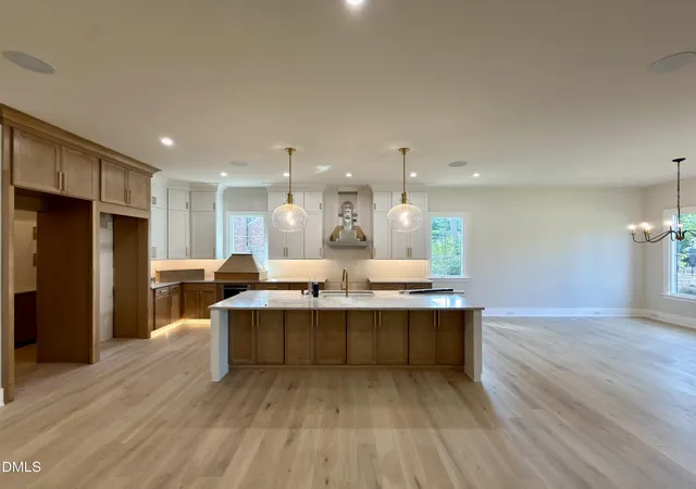 Photo 4 of Single family home for sale at 1308 Kimberly Dr, Raleigh, NC 27609 | MLS# 10180618 | Listing updated on 2026-09-01