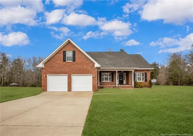 Photo 2 of Single family home for sale at 6980 Glynn Ml Farm Dr, Fayetteville, NC 28306 | MLS# 766167 | Listing updated on 2026-09-03