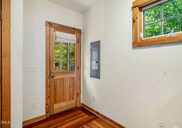 Photo 3 of Sale Pending at 617 Park Pl, Chapel Hill, NC 27514 | MLS# 10192211 | Listing updated on 2026-09-23