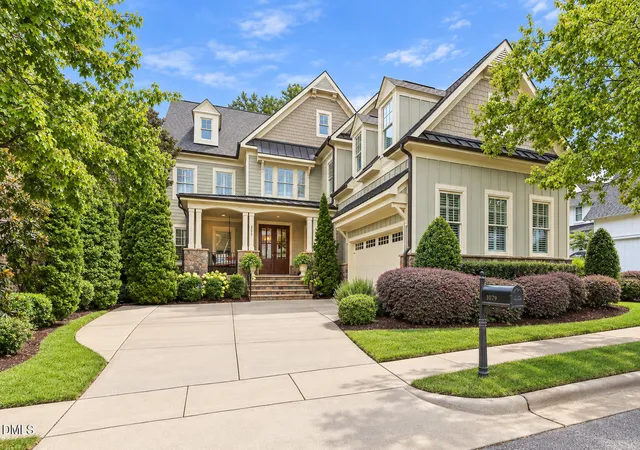 Photo 1 of Single family home for sale at 3709 Rolston Dr, Raleigh, NC 27609 | MLS# 10182183 | Listing updated on 2026-10-16
