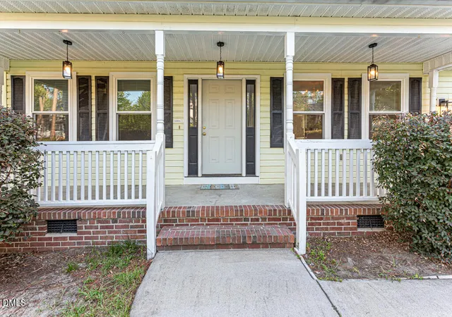 Photo 3 of Single family home for sale at 142 Richmond Park Dr, Cameron, NC 28326 | MLS# 10182413 | Listing updated on 2026-09-09