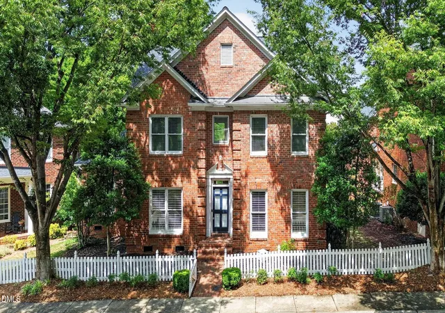 Photo 3 of Sale Pending at 14 Checkerberry Sq, Greensboro, NC 27455 | MLS# 10181931 | Listing updated on 2026-09-22