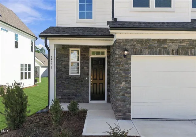 Photo 3 of Single family home for sale at 1516 Briar Brk Ln, Zebulon, NC 27597 | MLS# 10181733 | Listing updated on 2026-10-05