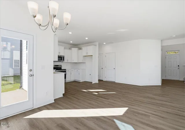 Photo 4 of Single family home for sale at 1516 Briar Brk Ln, Zebulon, NC 27597 | MLS# 10181733 | Listing updated on 2026-10-19