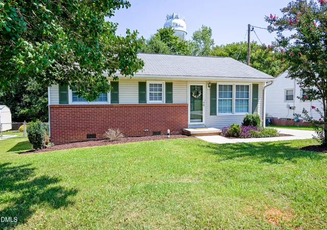 Photo 1 of Single family home for sale at 109 S 10th Street, Mebane, NC 27302 | MLS# 10182488 | Listing updated on 2026-09-17