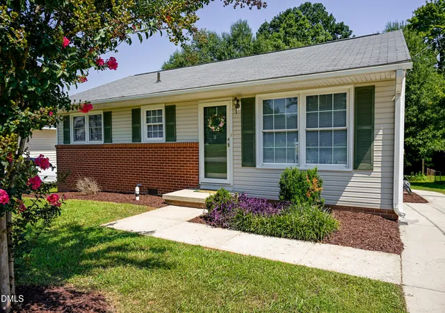 Photo 2 of Single family home for sale at 109 S 10th Street, Mebane, NC 27302 | MLS# 10182488 | Listing updated on 2026-09-17