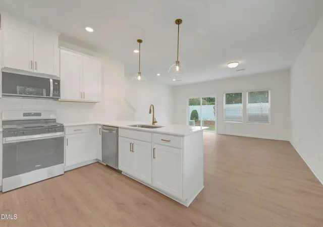 Photo 3 of Townhouse for sale at 5018 Silver Brk Rd, Durham, NC 27703 | MLS# 10182044 | Listing updated on 2026-09-29