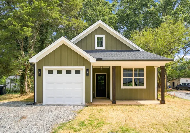 Photo 1 of Single family home for sale at 518 N Charles St, Mebane, NC 27302 | MLS# 10185179 | Listing updated on 2026-10-06