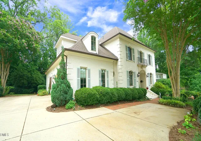 Photo 3 of Sale Pending at 2638 Churchill Rd, Raleigh, NC 27608 | MLS# 10183899 | Listing updated on 2026-10-24