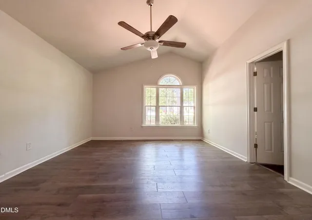Photo 4 of Single family home for sale at 576 Sunray Dr, Clayton, NC 27520 | MLS# 10182880 | Listing updated on 2026-09-16