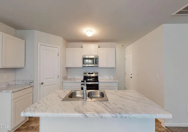 Photo 3 of Single family home for sale at 147 Maple Tree Ln, Clayton, NC 27527 | MLS# 10190383 | Listing updated on 2026-09-16
