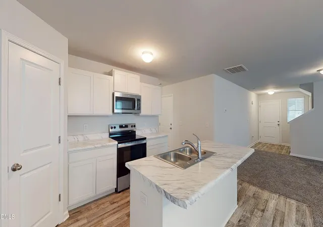 Photo 3 of Single family home for sale at 147 Maple Tree Ln, Clayton, NC 27527 | MLS# 10190383 | Listing updated on 2026-09-16