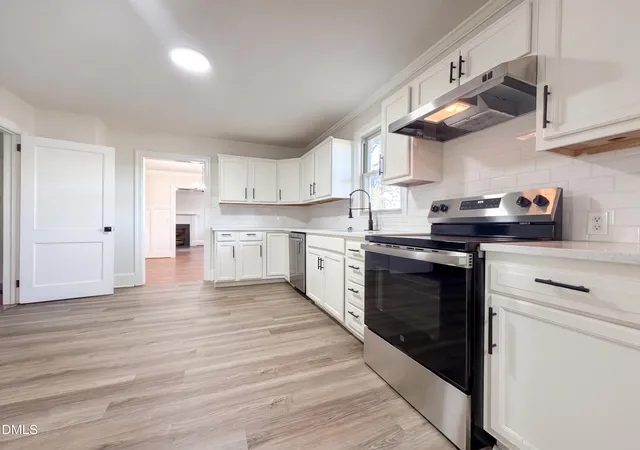 Photo 3 of Single family home for sale at 306 Fayetteville St, Newton Grove, NC 28366 | MLS# 10185544 | Listing updated on 2026-09-24