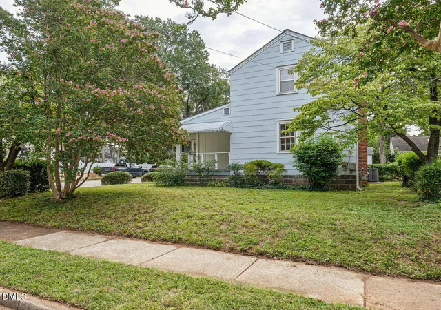 Photo 2 of Sale Pending at 1411 Doughton St, Raleigh, NC 27608 | MLS# 10192111 | Listing updated on 2026-09-29