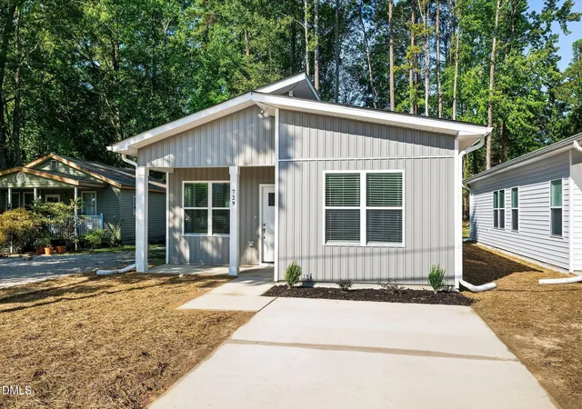 Photo 3 of Single family home for sale at 729 Shepard School Rd, Zebulon, NC 27597 | MLS# 10184435 | Listing updated on 2026-10-01