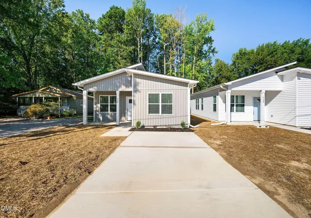Photo 4 of Single family home for sale at 729 Shepard School Rd, Zebulon, NC 27597 | MLS# 10184435 | Listing updated on 2026-10-01