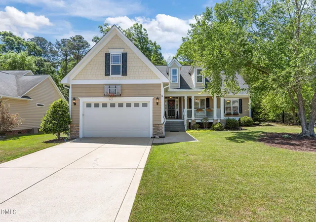 Photo 1 of Single family home for sale at 6025 Kindley Dr, Fayetteville, NC 28311 | MLS# 10184824 | Listing updated on 2026-09-10