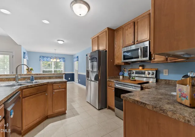 Photo 4 of Single family home for sale at 6025 Kindley Dr, Fayetteville, NC 28311 | MLS# 10184824 | Listing updated on 2026-09-10