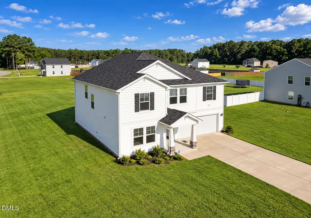 Photo 2 of Single family home for sale at 19 Heron Ct, Godwin, NC 28344 | MLS# 10185026 | Listing updated on 2026-10-08