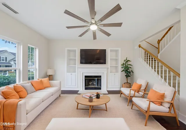 Photo 3 of Single family home for sale at 904 Starkland Way, Holly Springs, NC 27540 | MLS# 10191633 | Listing updated on 2026-09-15