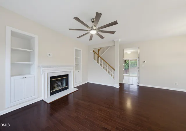 Photo 3 of Single family home for sale at 904 Starkland Way, Holly Springs, NC 27540 | MLS# 10191633 | Listing updated on 2026-09-15