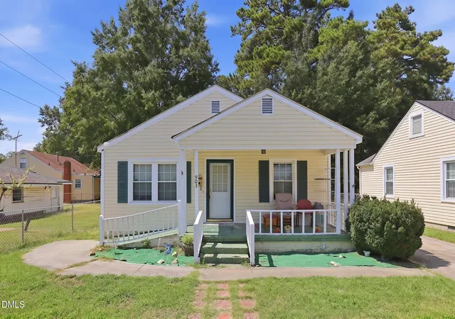 Photo 1 of Single family home for sale at 903 N Layton Ave, Dunn, NC 28334 | MLS# 10187286 | Listing updated on 2026-09-15