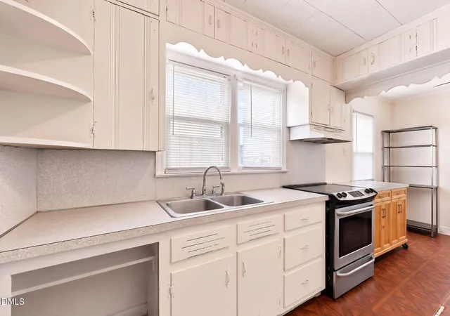 Photo 2 of Single family home for sale at 903 N Layton Ave, Dunn, NC 28334 | MLS# 10187286 | Listing updated on 2026-09-15