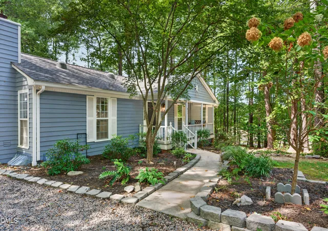 Photo 3 of Single family home for sale at 411 W Cedar Ave, Wake Forest, NC 27587 | MLS# 10193322 | Listing updated on 2026-10-12