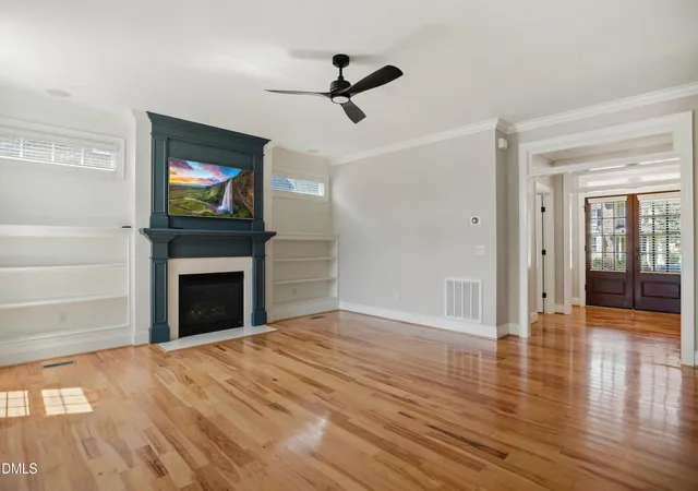 Photo 3 of Sale Pending at 1009 Lyndhurst Fls Ln, Knightdale, NC 27545 | MLS# 10190762 | Listing updated on 2026-09-11