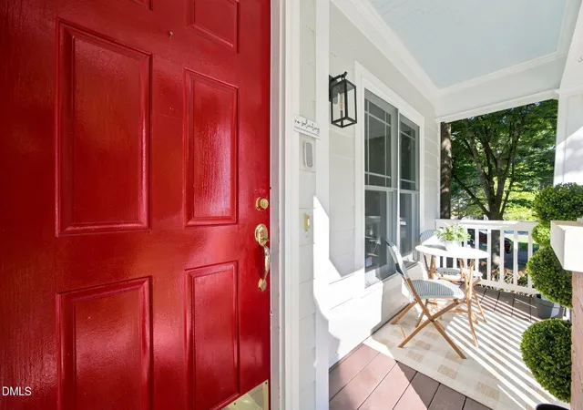 Photo 4 of Single family home for sale at 319 Pine Nut Ln, Apex, NC 27502 | MLS# 10190725 | Listing updated on 2026-10-11
