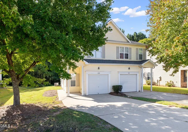 Photo 2 of Townhouse for sale at 529 Woodson Dr, Clayton, NC 27527 | MLS# 10194073 | Listing updated on 2026-09-30