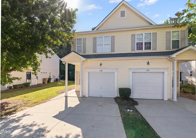 Photo 3 of Townhouse for sale at 529 Woodson Dr, Clayton, NC 27527 | MLS# 10194073 | Listing updated on 2026-09-30