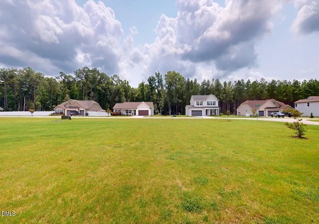 Photo 4 of Sale Pending at 41 River Banks Dr, Kenly, NC 27542 | MLS# 10185856 | Listing updated on 2026-09-09