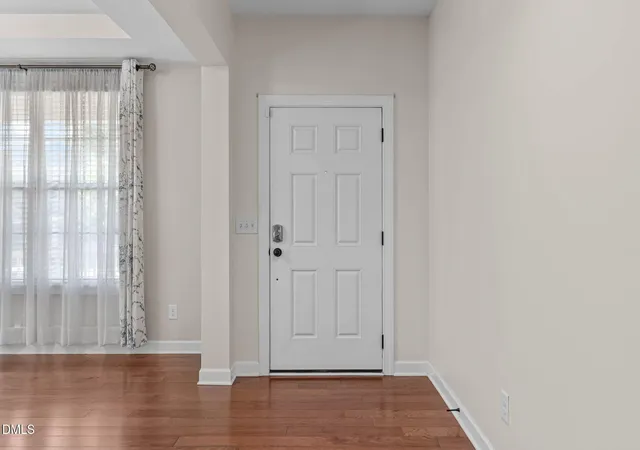 Photo 4 of Single family home for sale at 225 Shadow Mist Ct, Apex, NC 27539 | MLS# 10190912 | Listing updated on 2026-09-15