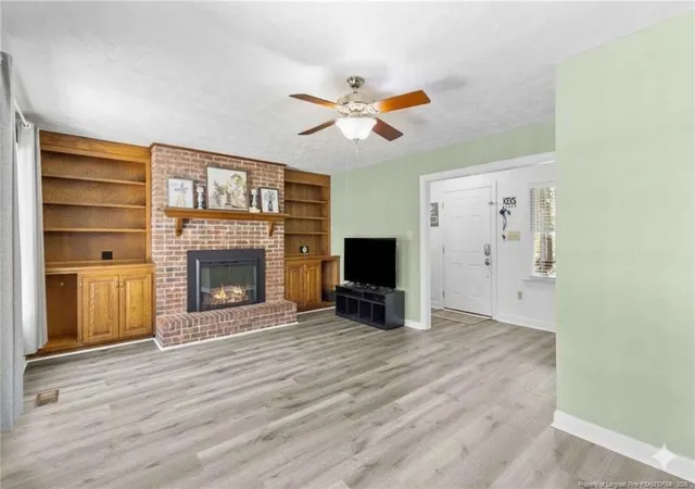 Photo 3 of Single family home for sale at 16401 Lakeshore Dr, Wagram, NC 28396 | MLS# 767580 | Listing updated on 2026-09-25