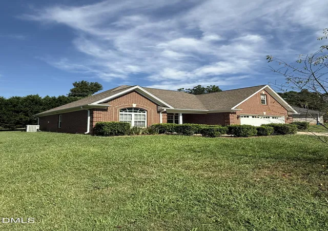 Photo 3 of Single family home for sale at 2141 Boyd Crk Dr, Graham, NC 27253 | MLS# 10186943 | Listing updated on 2026-09-19